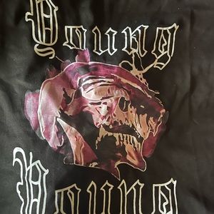 Purple skull black shirt!